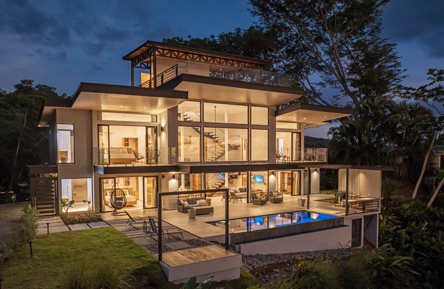 Luxury Villa Elegante - Ocean View 4 Bedroom House