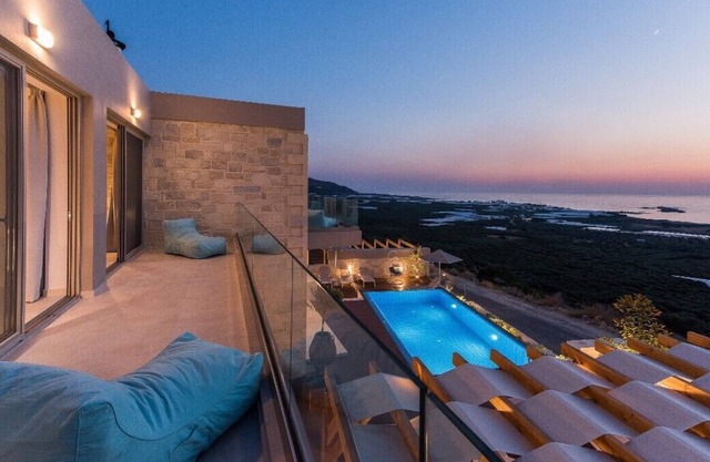 Villa de lujo con increíbles vistas al mar y piscina climatizada.
