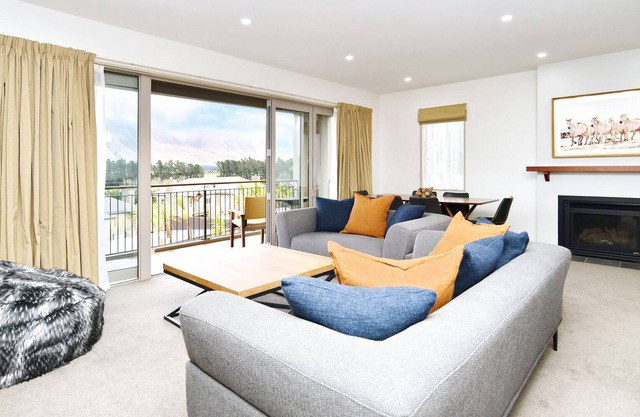 Luxury Villa in the Terrace Downs Resort Area
