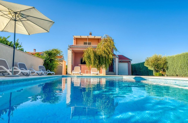 LUXURY VILLA JERKOVIĆ WITH HEATED POOL AND JACUZZI