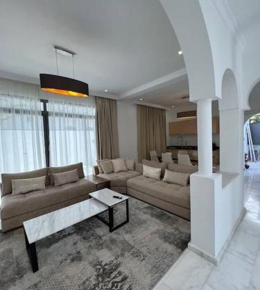 Luxury villa Near The Beach
