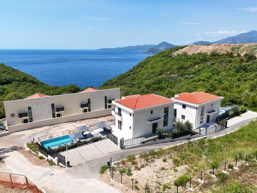 Luxury Villa - New Building with pool and Fantastic Side Sea View
