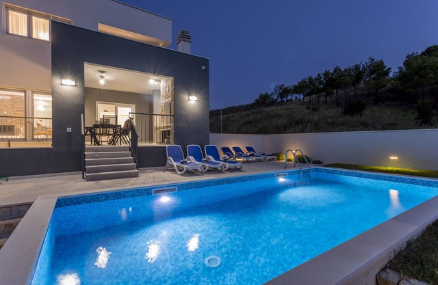 Luxury Villa Nika, private oasis with swimming pool
