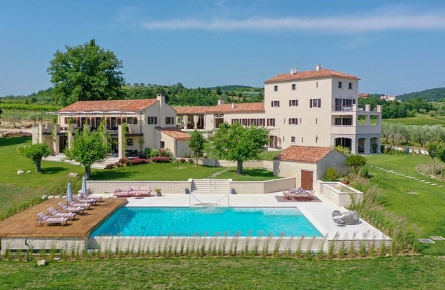 Luxury Villa Stanzia Baracija with private heated pool in Krasica - Istria