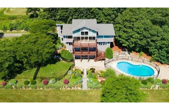 Luxury Villa w/dramatic Ocean Views& inground Pool