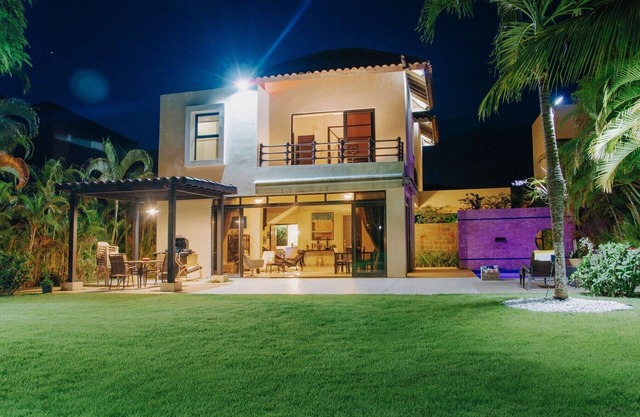 Luxury Villa with huge backyard