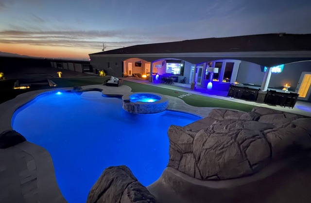 Luxury Villa Pool, Spa, Gym & Movie Theater