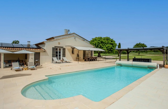 Luxury villa with a large pool, tennis and sauna