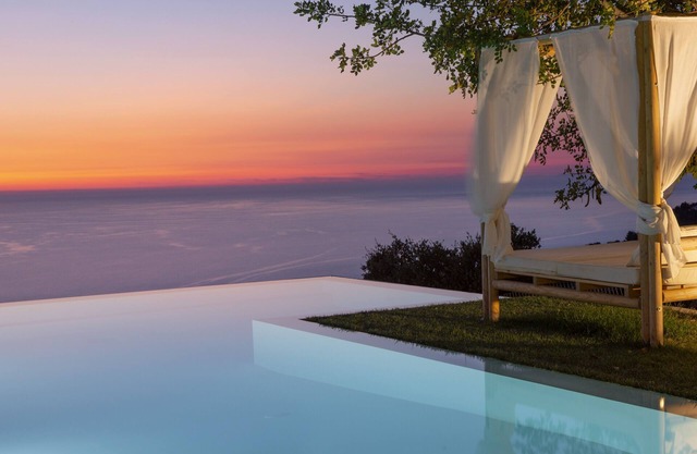 ¡20% DE DESCUENTO: Villa de lujo con vistas infinitas al mar, cerca del famoso Porto Katsiki!