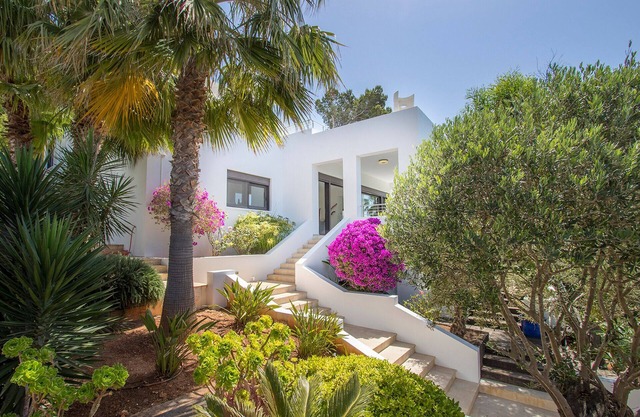 Luxury Villa with Outdoor Bar, Ibiza Villa 1027