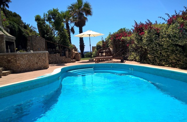 Villa de lujo junto al mar: un conjunto joya en la bahía de Cala Caterina, Villasimius