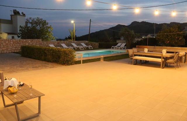 Spacious, 4 bedroom, private villa & pool - walking distance to village & beach