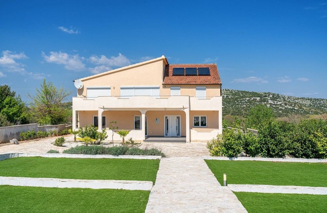 Villa de lujo con piscina en Zaton
