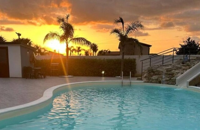 Villa de lujo con piscina y jacuzzi cerca del mar