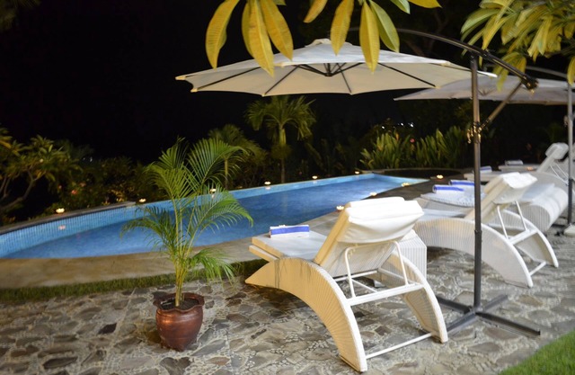 Villa de lujo con piscina y vista al mar espectacular