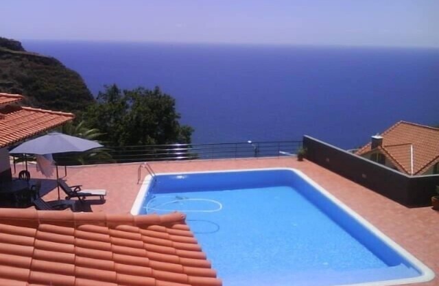Villa de lujo con piscina privada climatizada y vistas al mar y a la montaña