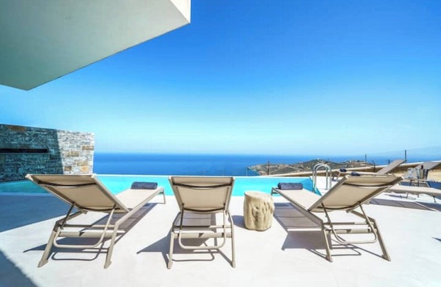 Luxury Villa with Sea View and Private Pool 2