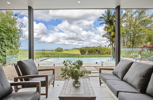 Luxury Villas Born Kraal (With Car Parking)