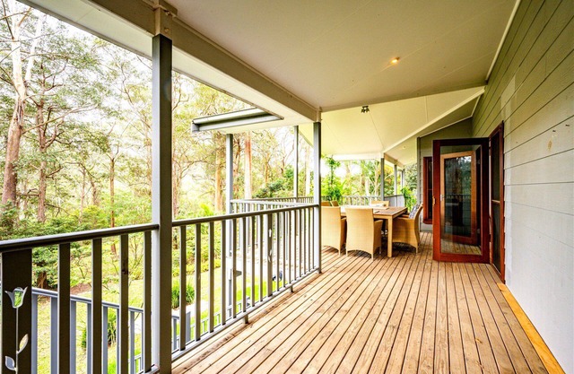 Luxury Villas Paperbark Tree House (Walk to the beach)