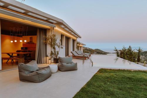Luxury Villas Theros with private pools