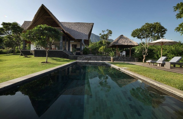 Villas de lujo con vistas de ensueño y grandes jardines tropicales