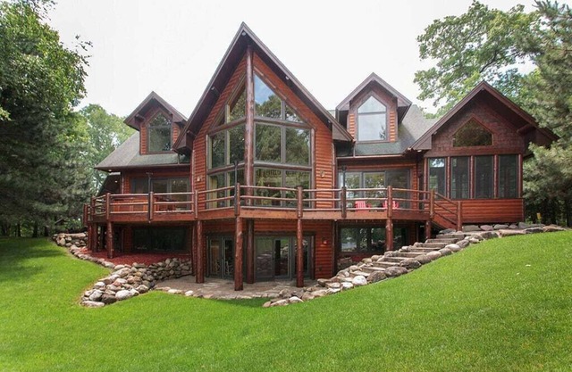 Casa de agua de lujo en Whitefish Chain of lakes