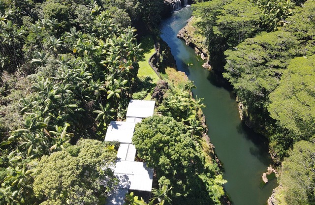 Luxury Waterfall Oasis: The Falls at Reed's Island