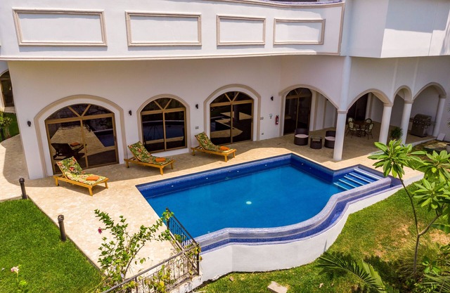 Condominio de lujo frente al mar