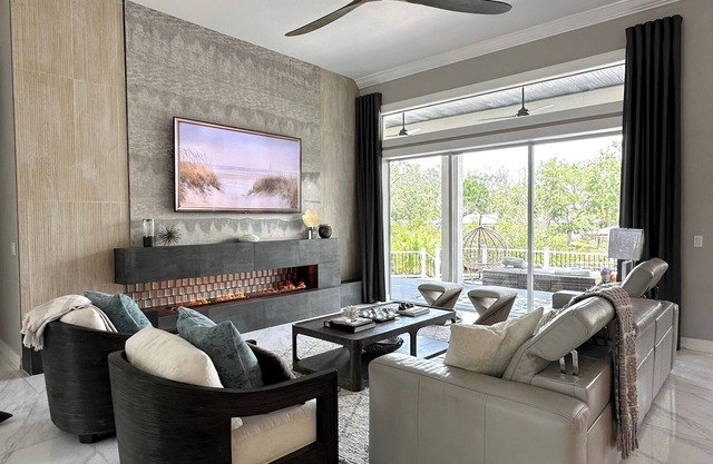 Luxury Waterfront Retreat – Kayaks, Jet Skis, Biking & Beaches at Your Back Door