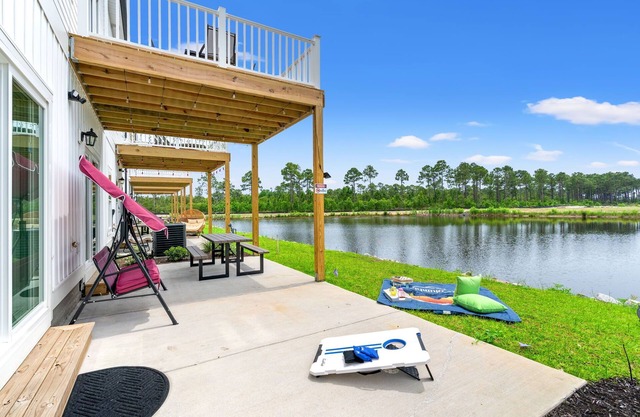 Luxury waterfront retreat-Near golf Beach Barefoot