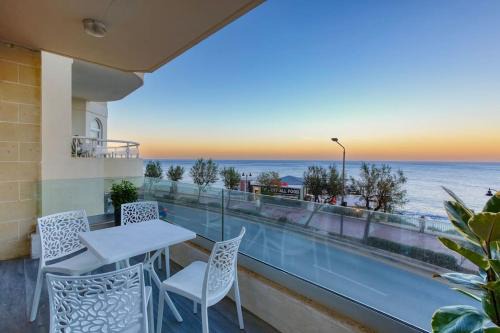 Luxury Waterfront Stay in Prime Sliema Area