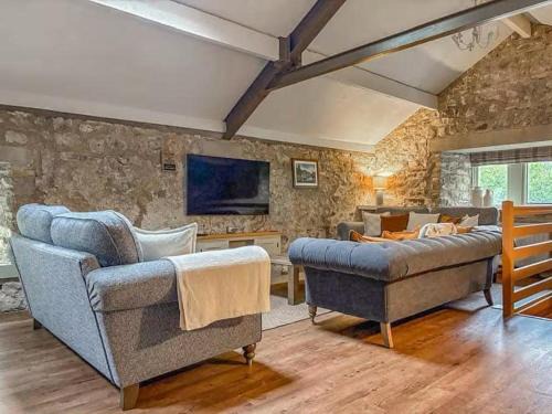 Luxury Wellbeing Barn With Hot Tub & Cold Plunge