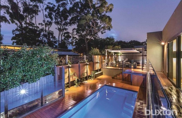 Luxury with great views and a pool
