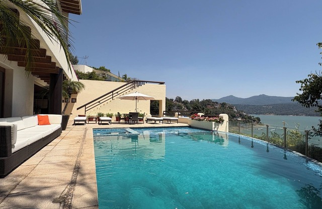 Lujo con Vista al Lago, Alberca, Jacuzzi y Gym