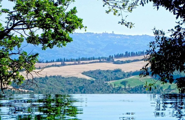 De lujo con vista al mar en Reconstruido antigua aldea cerca de San Gimignano
