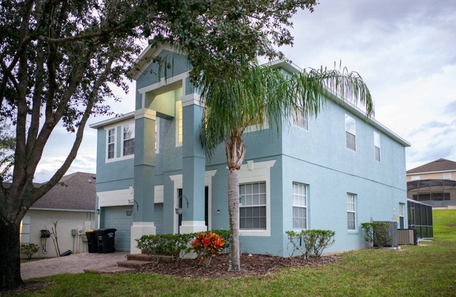 Luxury within steps to Disney-Fully Renovated
