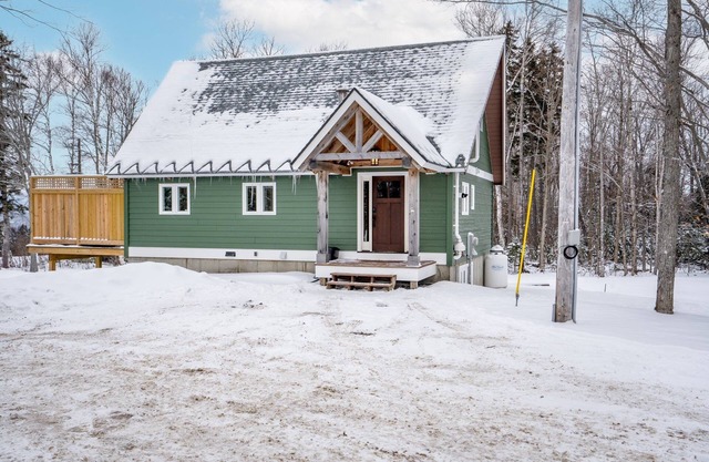 Luxury x Nature: Mountain View, Hot Tub, Game Room