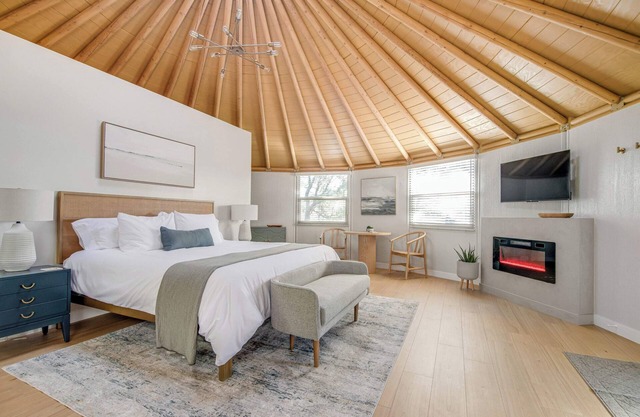 Luxury Yurt Getaway in Fredericksburg