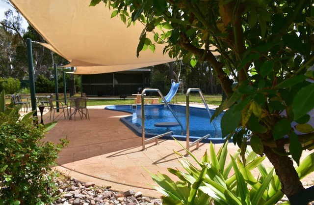 Lyndoch Retreat – 2BR with Pool, BBQ & Fire Pit