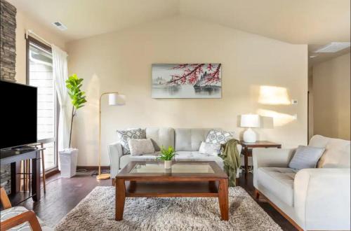 Lynnwood Stunning Newly Build Home