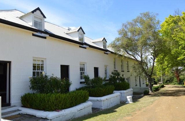 Lythgo's Row Colonial Cottages