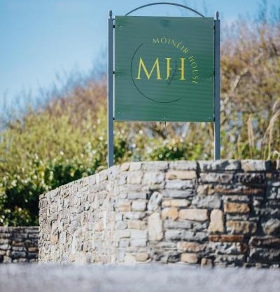 Móinéir House