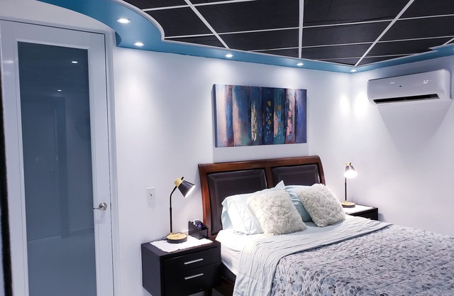 M/H (#3) ⭐️cozy apt near the airport and the beach