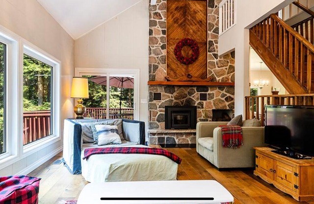 M&M Waterfront Cottage