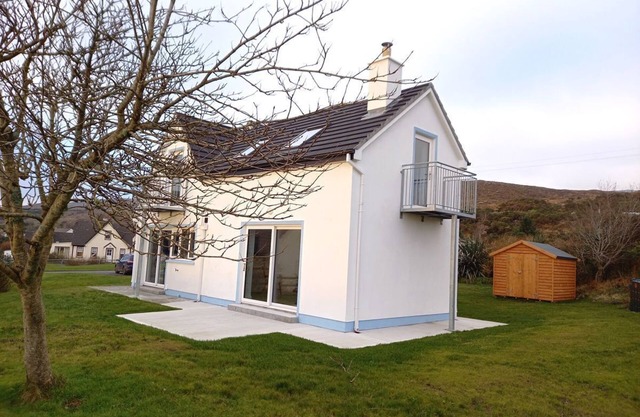 M030 3 Clew Bay Cottages, Mulranny-4 Bedroom-Sleeps 8
