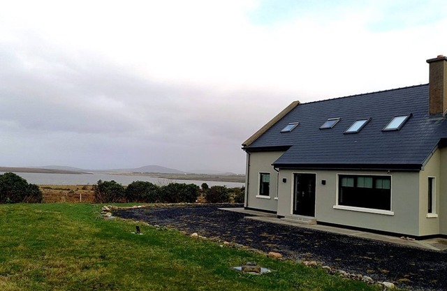 M033 Achill Gatehouse By The Greenway-4 Bedroom-Sleeps 8