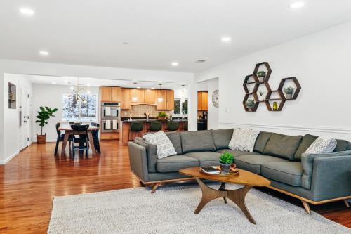 M22 Birch House - Family friendly with shared beach & large kitchen