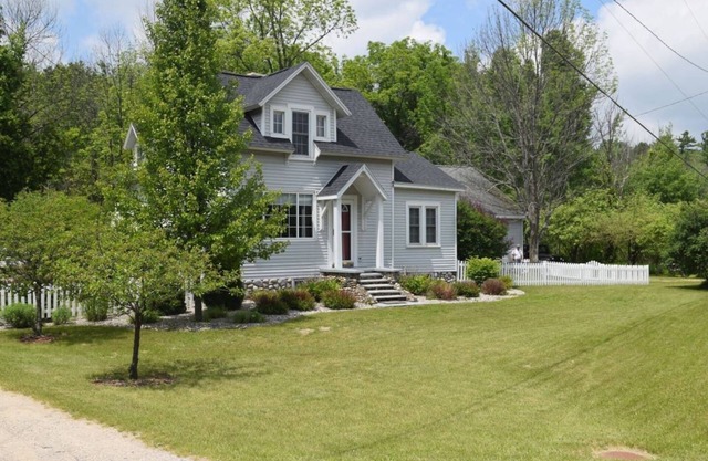 M22 Shores | Beach | Pet-friendly | Waterfront | Large Groups