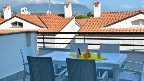 M386 - Marcelli, trilocale con giardino e vista mare