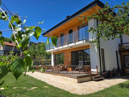 Ma-Bebe Play House with Private Sauna - Lake, Parks and SPA Pools in 5 min